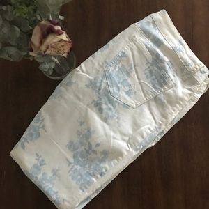 White and blue floral jeggings